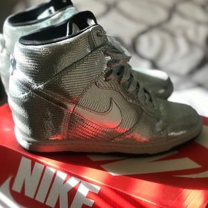 Nike Wmns Dunk Sky HI